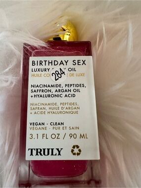 TRULY Birthday Sex Luxury Body Oil - Pink with Gold Cap